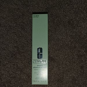 Clinique Smart Clinical Repair Serum - Mint Green